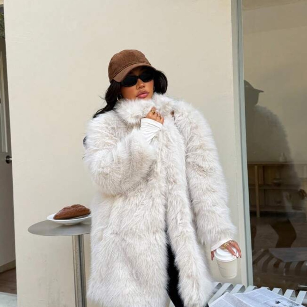 Women Elegant Cream Faux Fur Teddy Coat thick warm jacket